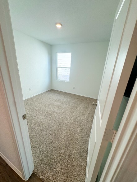 Building Photo - 2058 Zephyr Lily