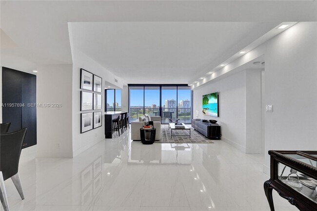 Building Photo - 20281 E Country Club Dr