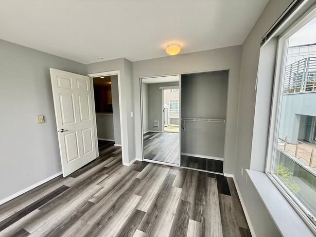 Building Photo - Uptown Condominiums - Lower Queen Anne