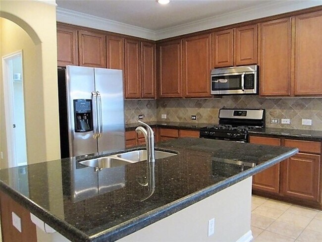 Building Photo - 12403 Fort Dupont Ln