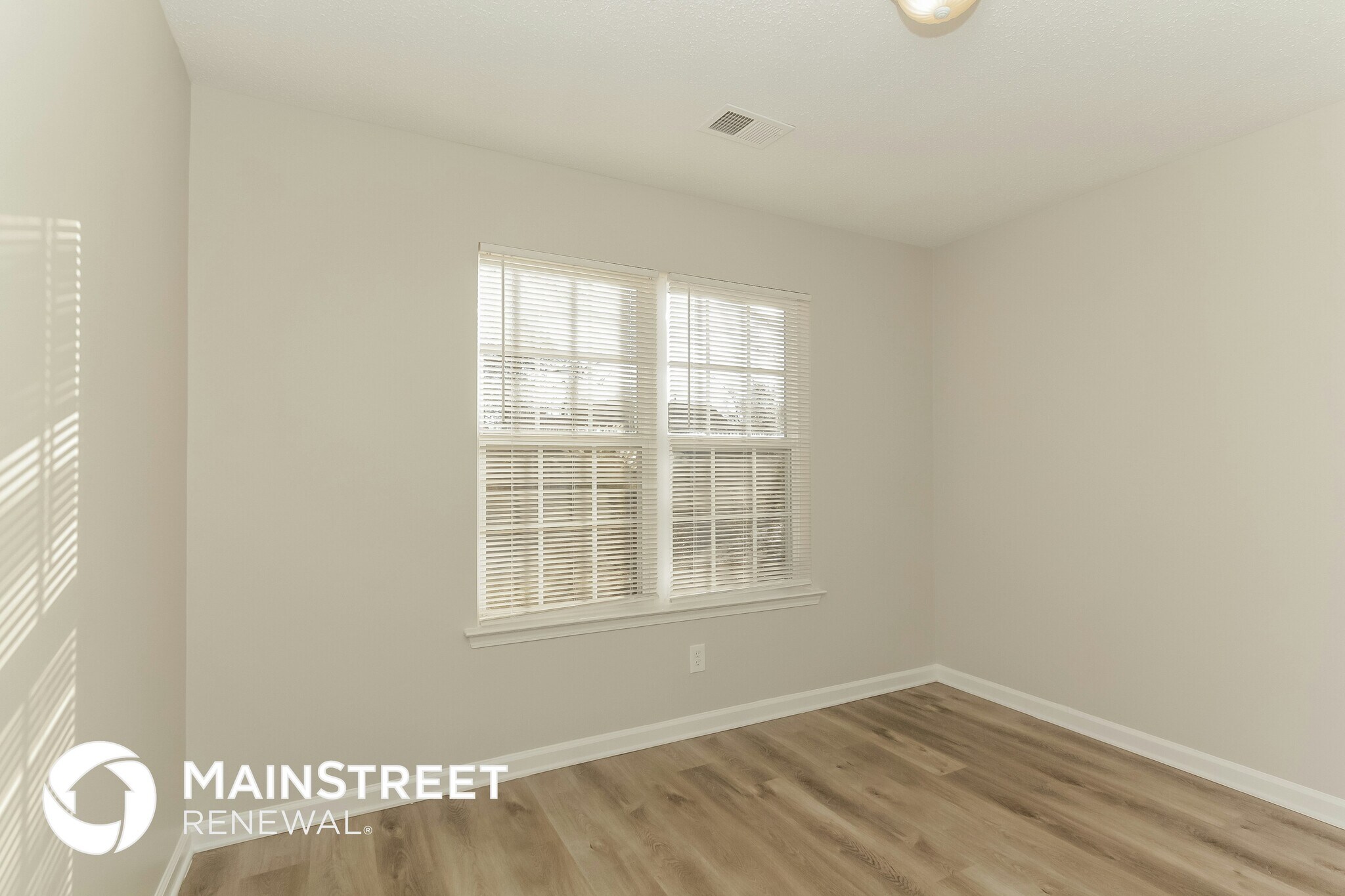 Building Photo - 136 Sterling Terrace Dr
