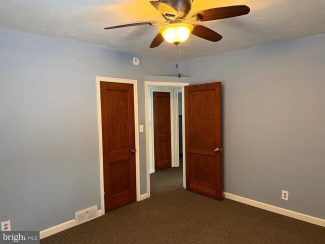 Building Photo - 251 Summit Ave