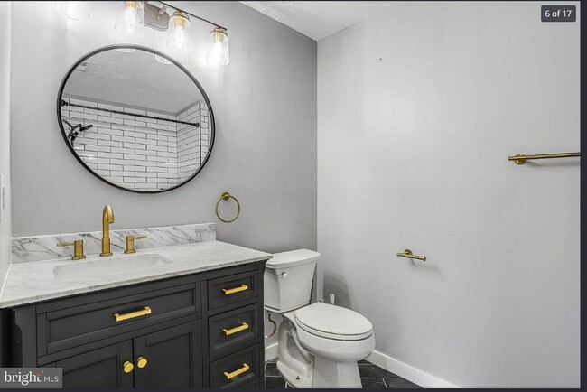 Building Photo - 5620 Avonshire Pl