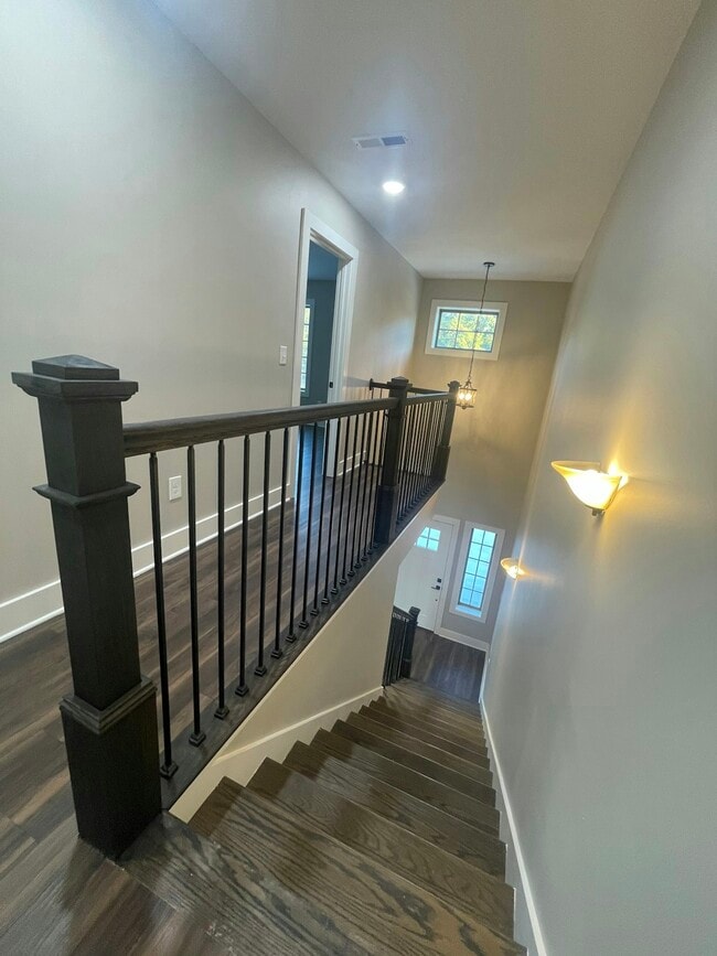 Building Photo - 128 Sitz Dr