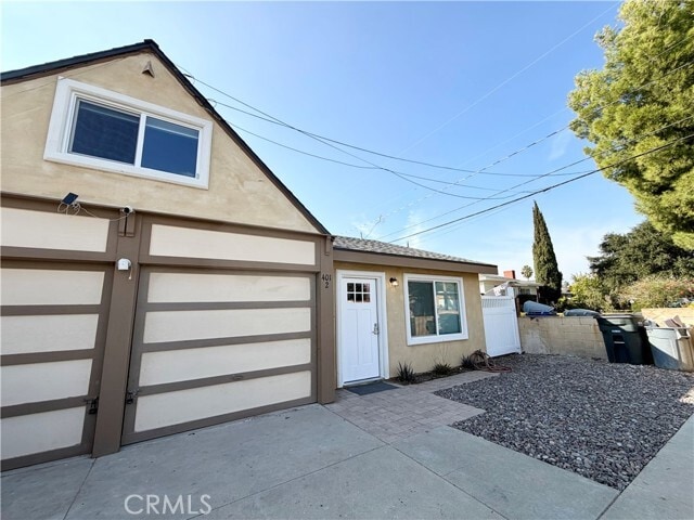 Building Photo - 401 W Erna Ave