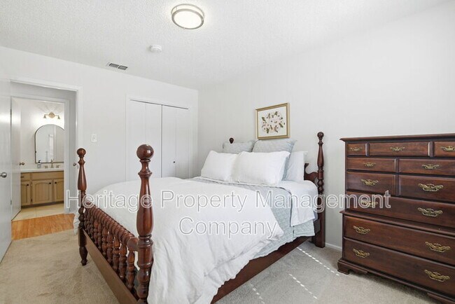 Building Photo - 13402 Langtry St