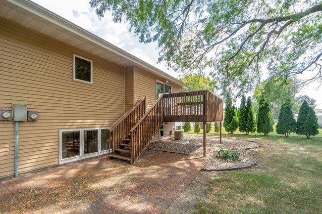 Building Photo - 418 Colby Rd