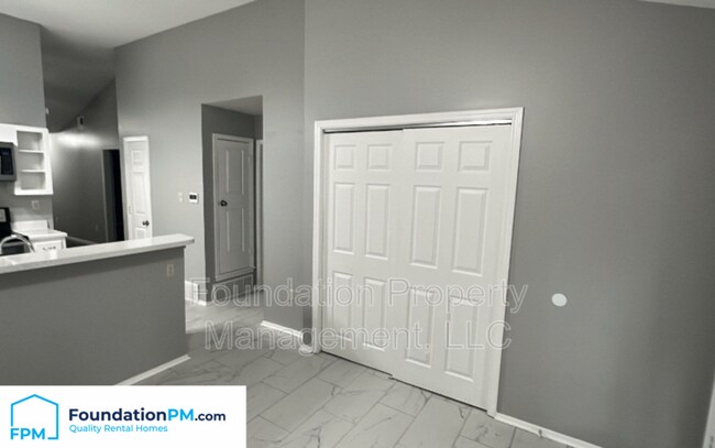 Building Photo - 7586 Iris Dr