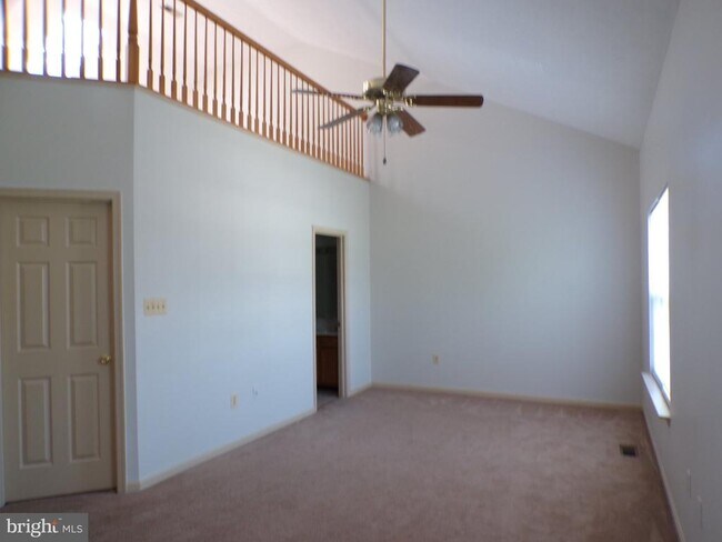 Building Photo - 114 Park Cove Dr