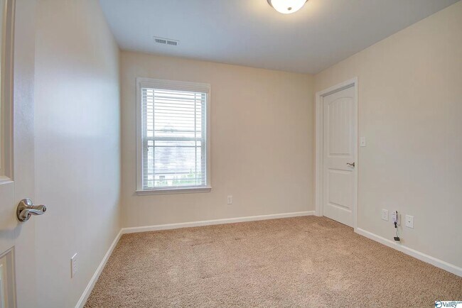 Building Photo - 103 Rainwood Dr SW