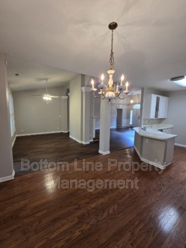 Building Photo - 7803 Harrington Woods Rd