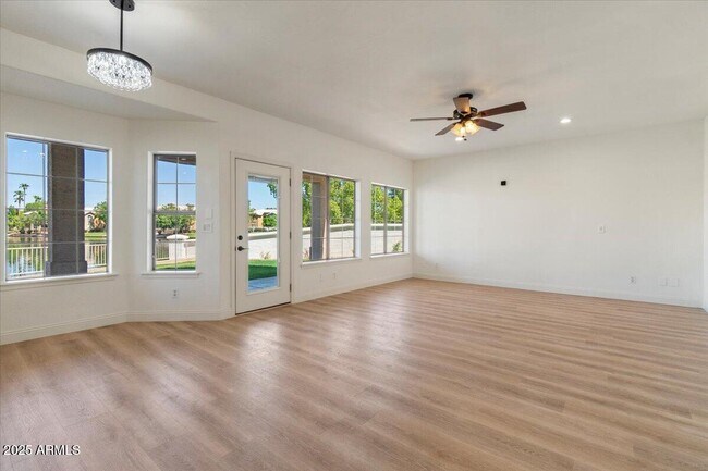 Building Photo - 1414 N Palmsprings Dr