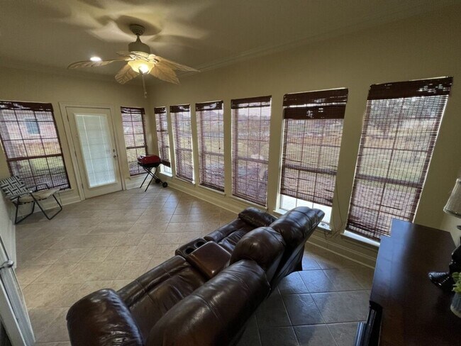 Building Photo - Beautifully Furnished 4-Bedroom Home in Zachary's Audubon Lakes!