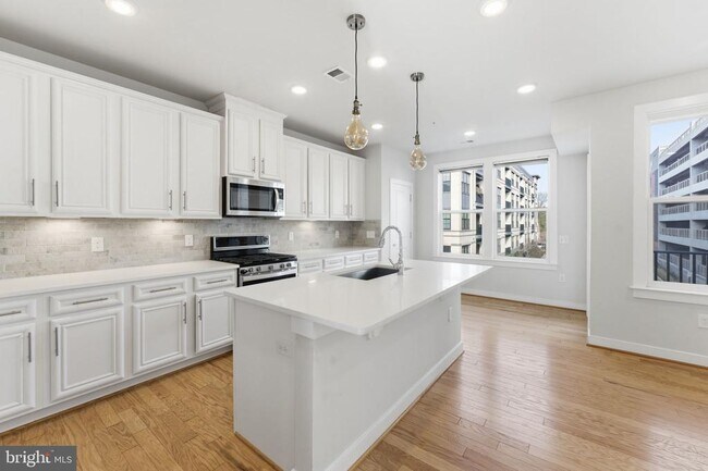 Building Photo - 13331 Launders St