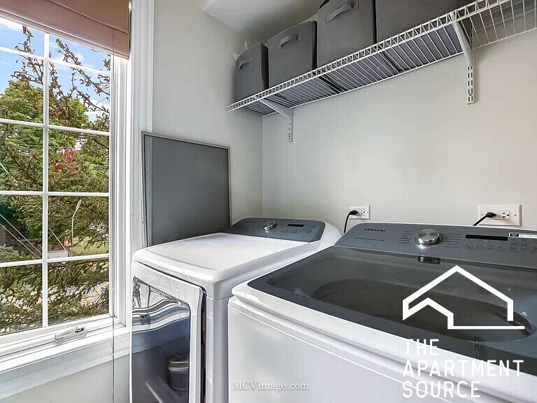 Building Photo - 148 Kimball St