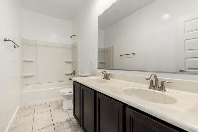 Building Photo - 1035 Carlsbad Dr