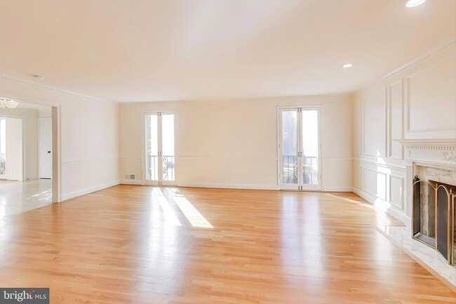 Building Photo - 4001 N Ridgeview Rd