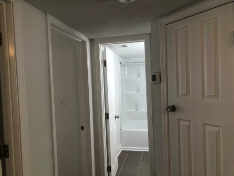 Building Photo - 209 Green Acres Rd