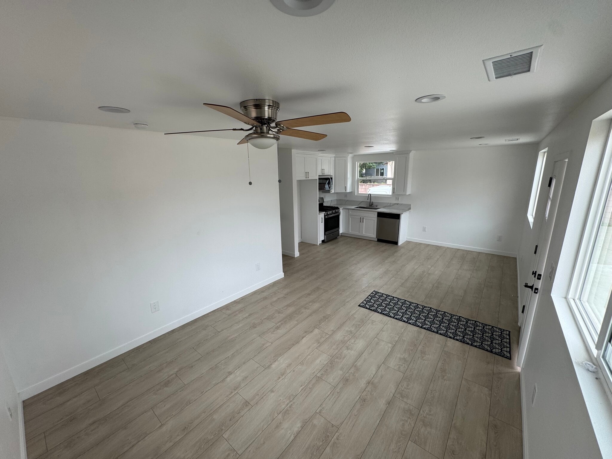 Building Photo - 4748 Garrick Ave