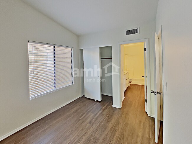 Building Photo - 1345 N Brittany Ln