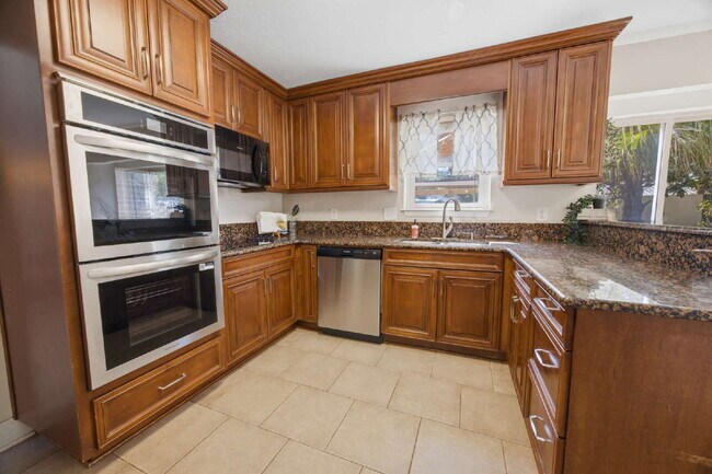 Building Photo - "Charming 4-Bedroom Shalimar Retreat- Power Included With Rent!"