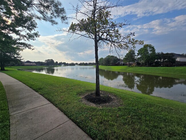 Building Photo - 511 Yellow Bullhead Ct