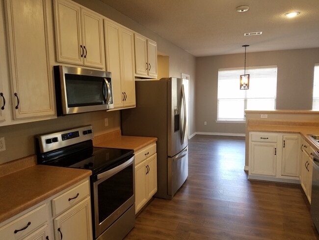 Building Photo - 852 Terrace Ct
