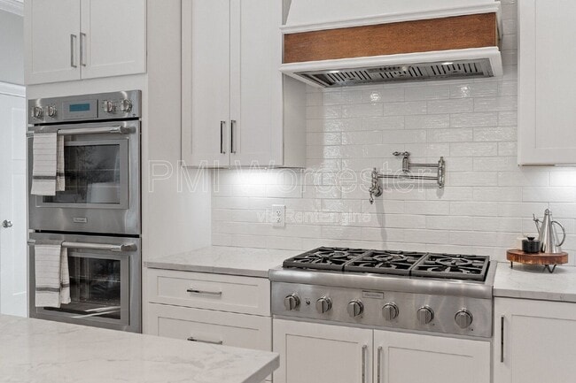 Building Photo - 57 Old Brook Rd