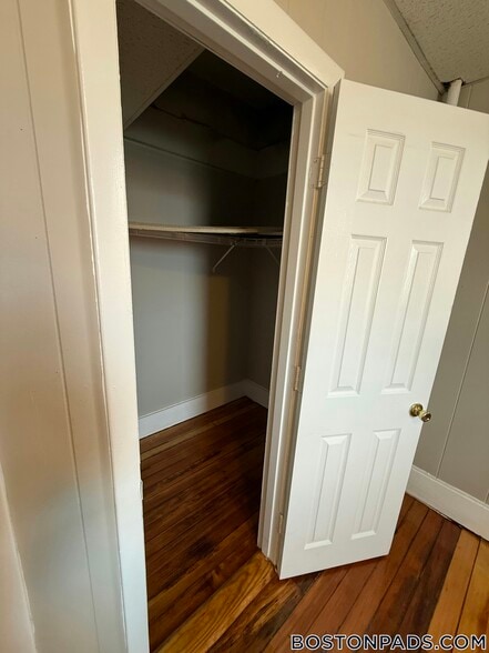 Building Photo - 437 Cambridge St