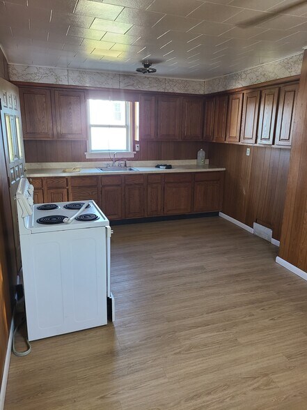 Kitchen - 157 S 12th St