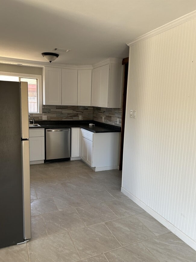 Building Photo - 207 Belview Rd