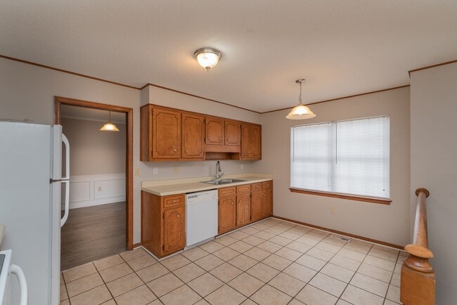 Building Photo - 3 Bed/2.5 Bath House for Rent in Martinez w/ Garage & Fenced Back Yard