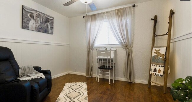 Building Photo - 3 BED 1 BATH COUNTRY SETTING HOME WITH BONUS ROOM
