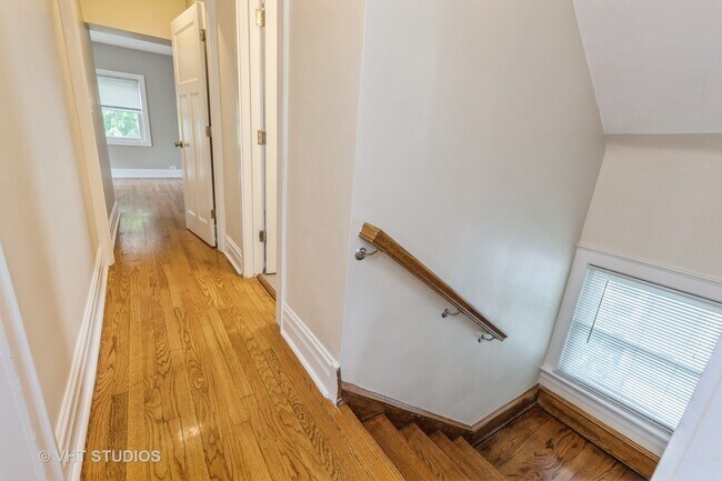 Building Photo - 621 Prairie Ave