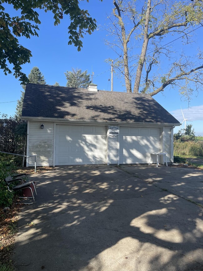 Building Photo - 7020 Brown Rd