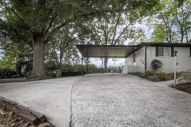 Building Photo - 1076 Vonda Ln SW