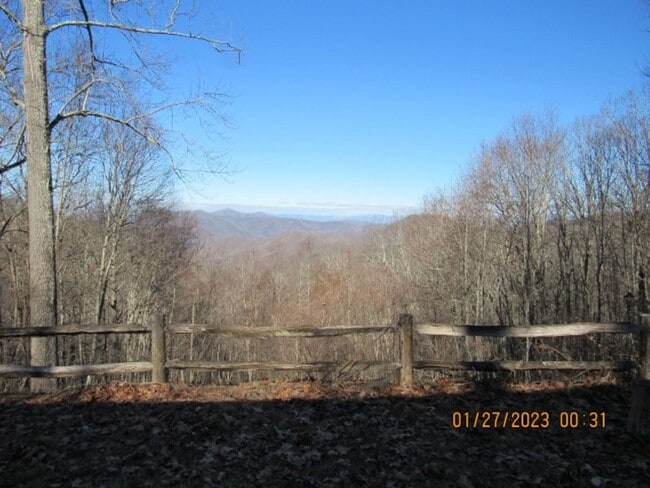 Building Photo - $1,700 - 2 Bedroom / 2 Bath Fully Furnished Cabin with an Amazing View in the Pumpkintown Community