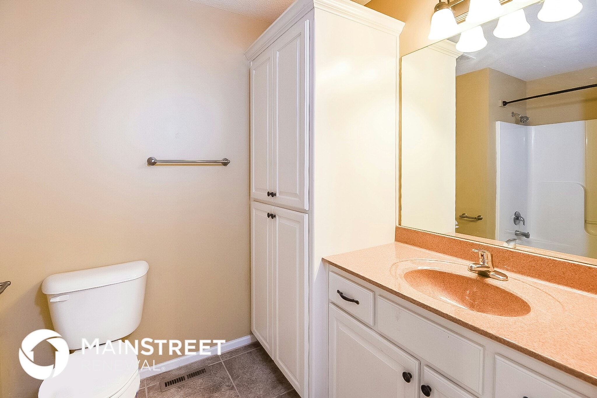 Building Photo - 305 Golfview Dr