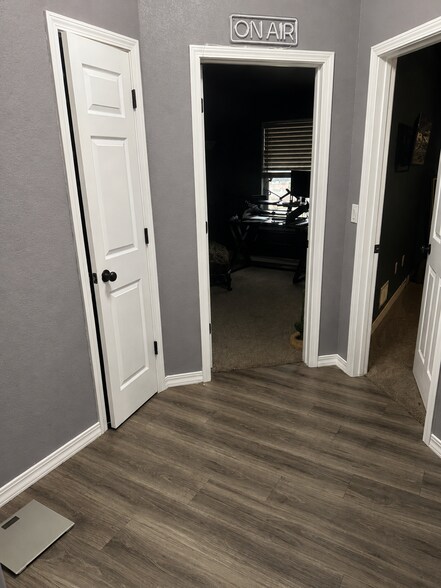 Building Photo - 102 E Arvada Dr