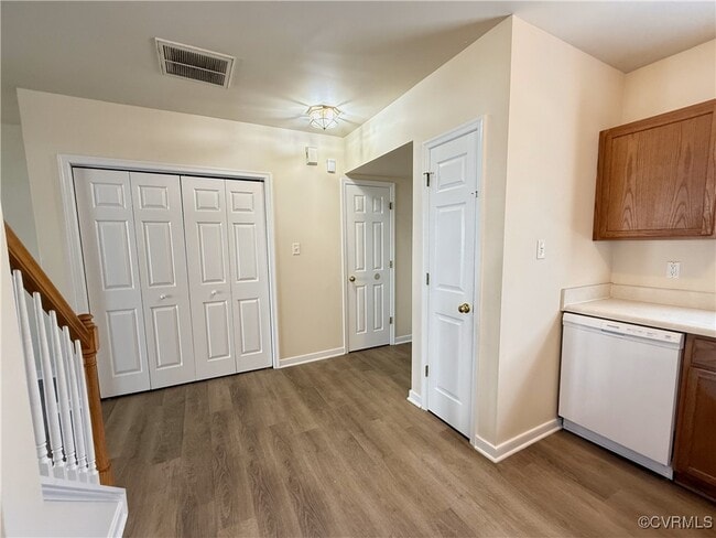 Building Photo - 2820 Goyne Loop