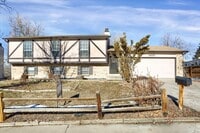 Building Photo - Aurora Single Family Home - 4 Bedroom (16AR)