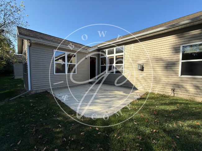 Building Photo - Beautiful  3-4 bedroom Sylvania Villa with...