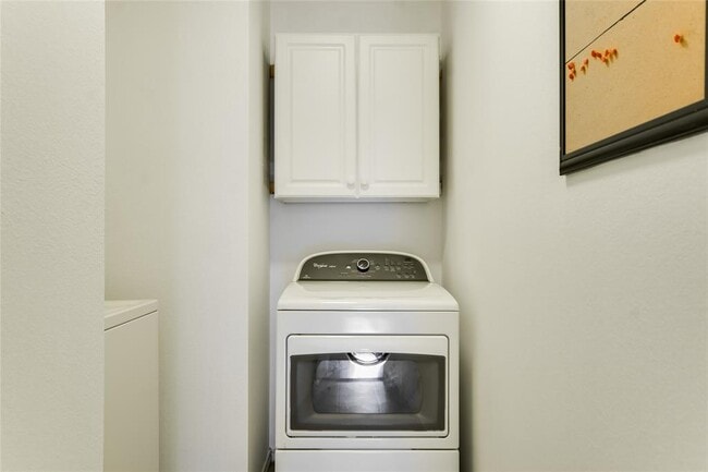 Building Photo - 201 Woodley Rd