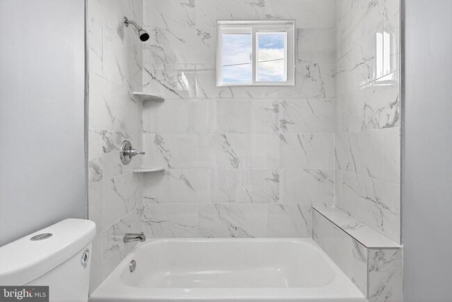 Building Photo - 167 W Albanus St