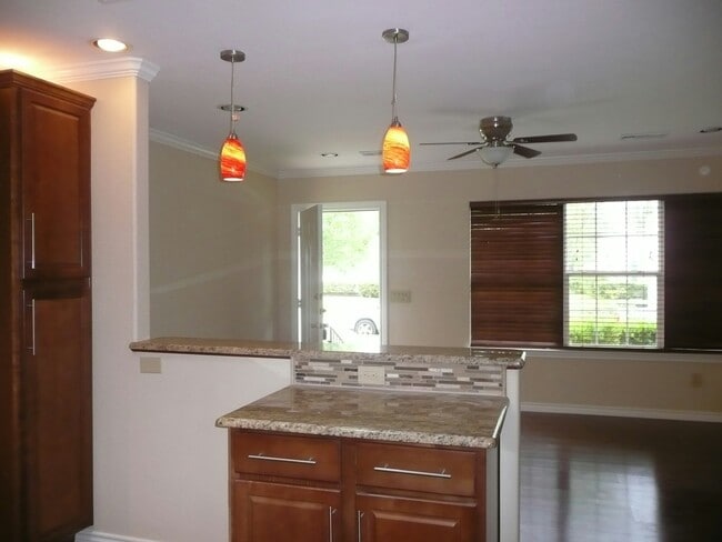 Building Photo - 1406 Moran Dr
