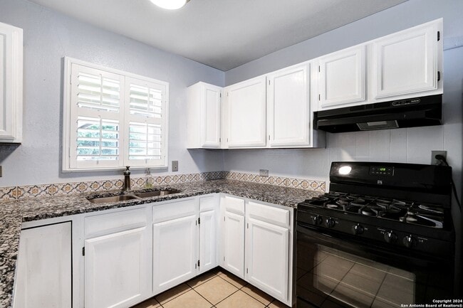 Building Photo - 358 Saratoga Dr