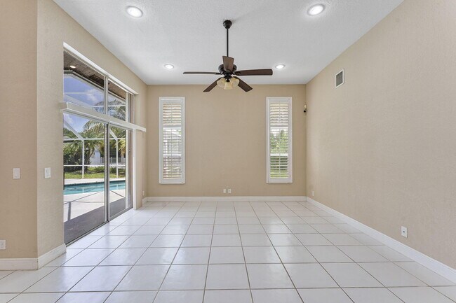 Building Photo - 4868 Kensington Cir