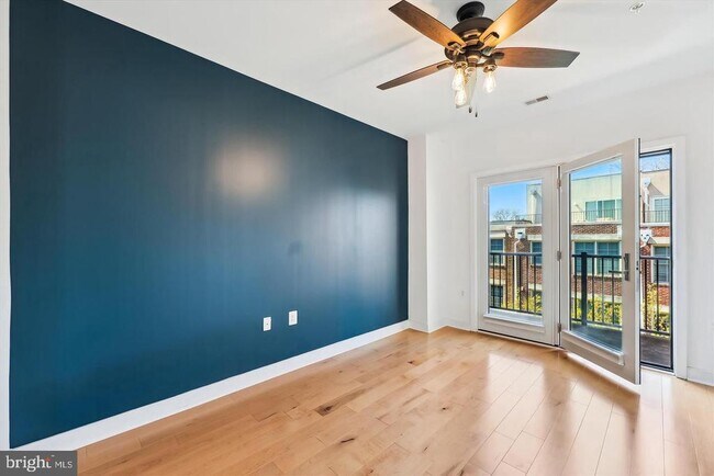 Building Photo - 181 E Reed Ave