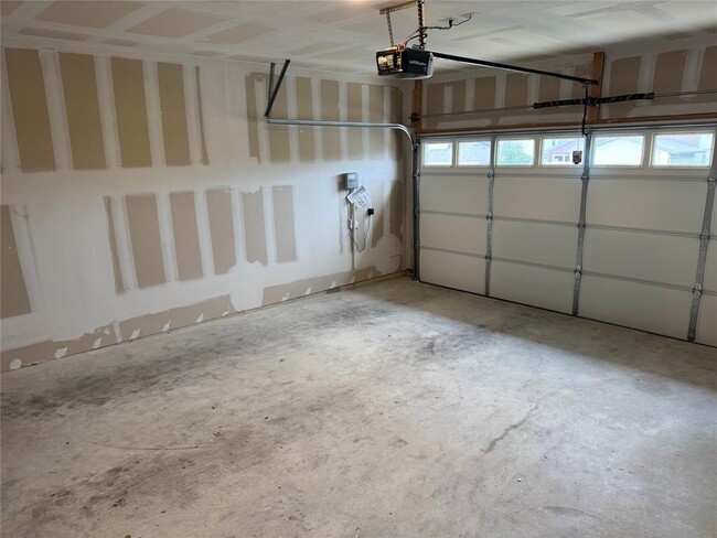 Building Photo - 14012 Zuhause Dr