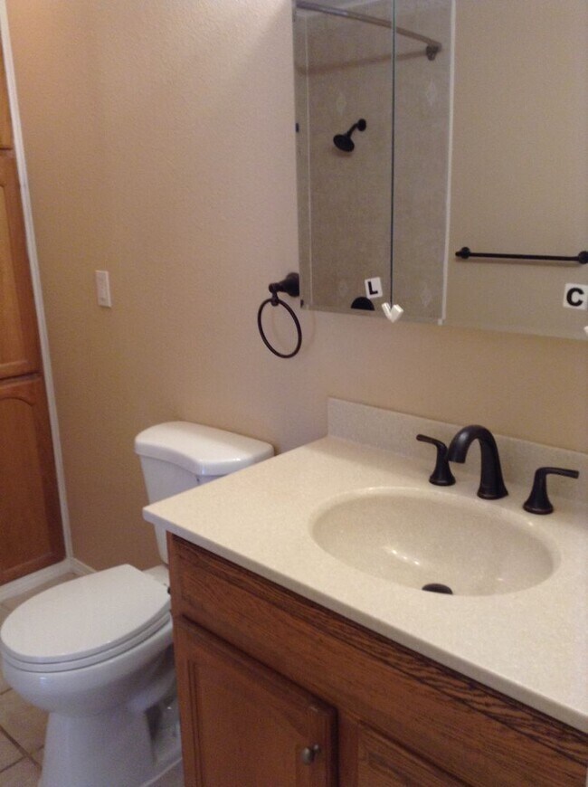 Building Photo - Stunning Townhouse on Mission Boulevard of Fremont